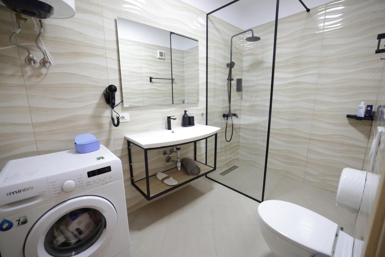 Apollo Apartment By Holistay Tirana Exterior photo